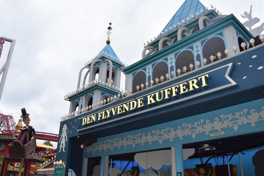 Den flyvende Kuffert ride at Tivoli in Copenhagen, Denmark (My New Danish Life)