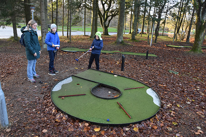 Playing mini golf at Landal GreenParks Søhøjlandet in Denmark (My New Danish Life)