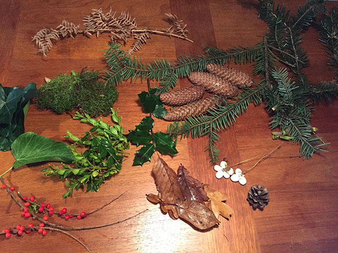 Natural Supplies for a Christmas Centerpiece, Danish Juledekoration (tutorial)